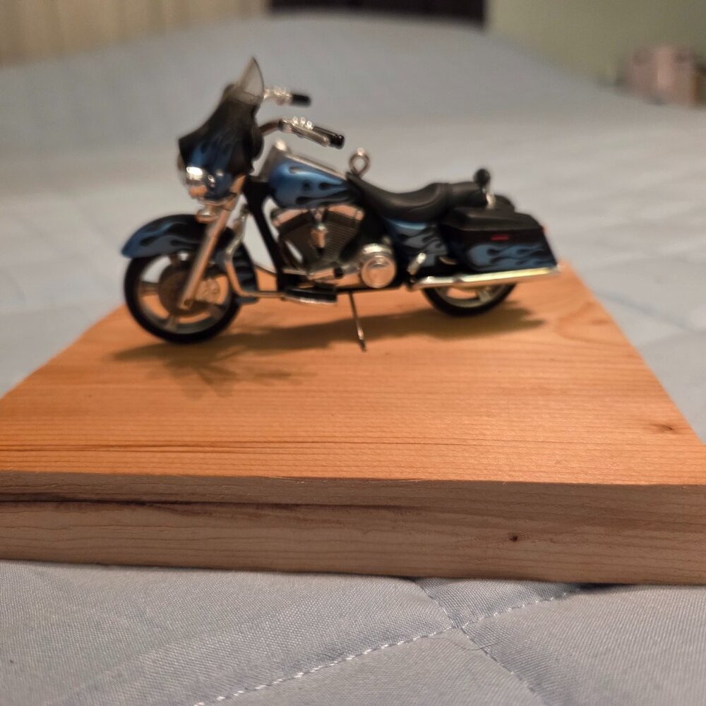 Harley Davidson 2012 Bike Ornament Black w/Blue Flames Desk Bookshelf Display